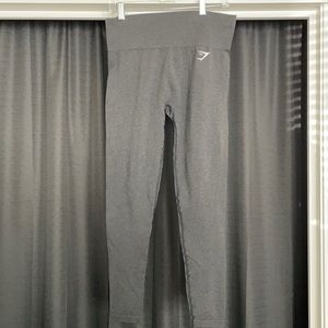Gym shark leggings